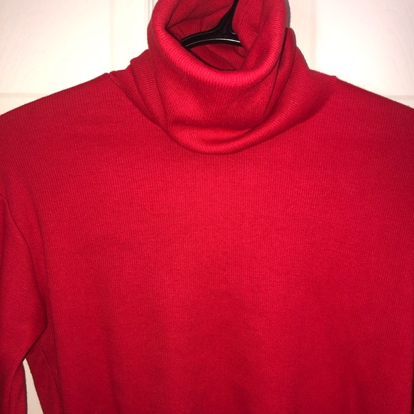 Long-sleeve turtle neck crop top - Picture 2 of 5